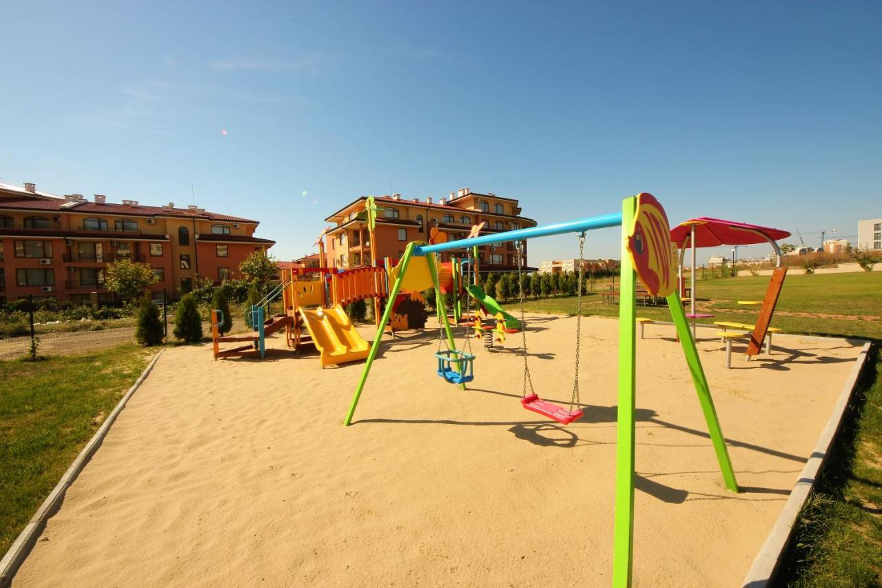 Sorrento - Menada Apartments Sveti Vlas Exterior foto