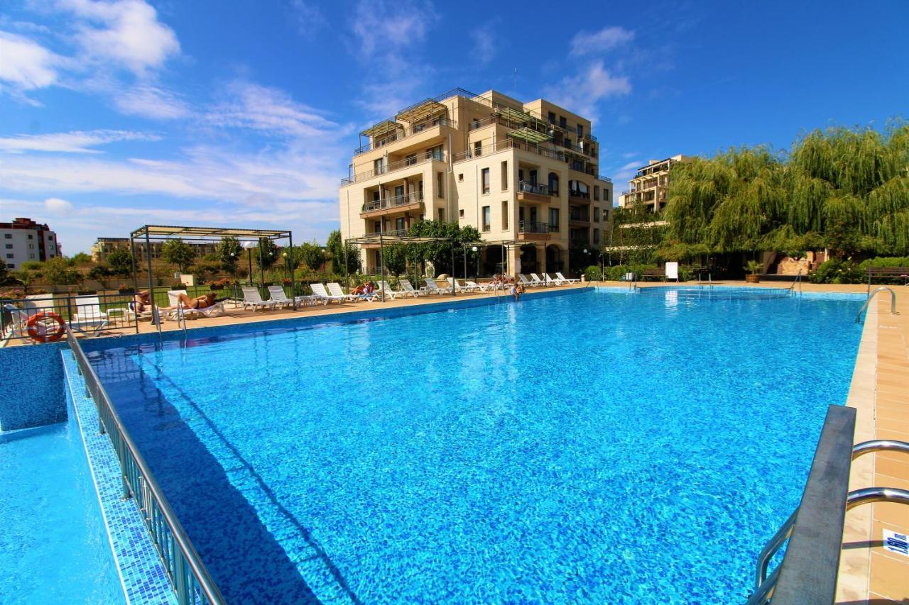 Sorrento - Menada Apartments Sveti Vlas Exterior foto