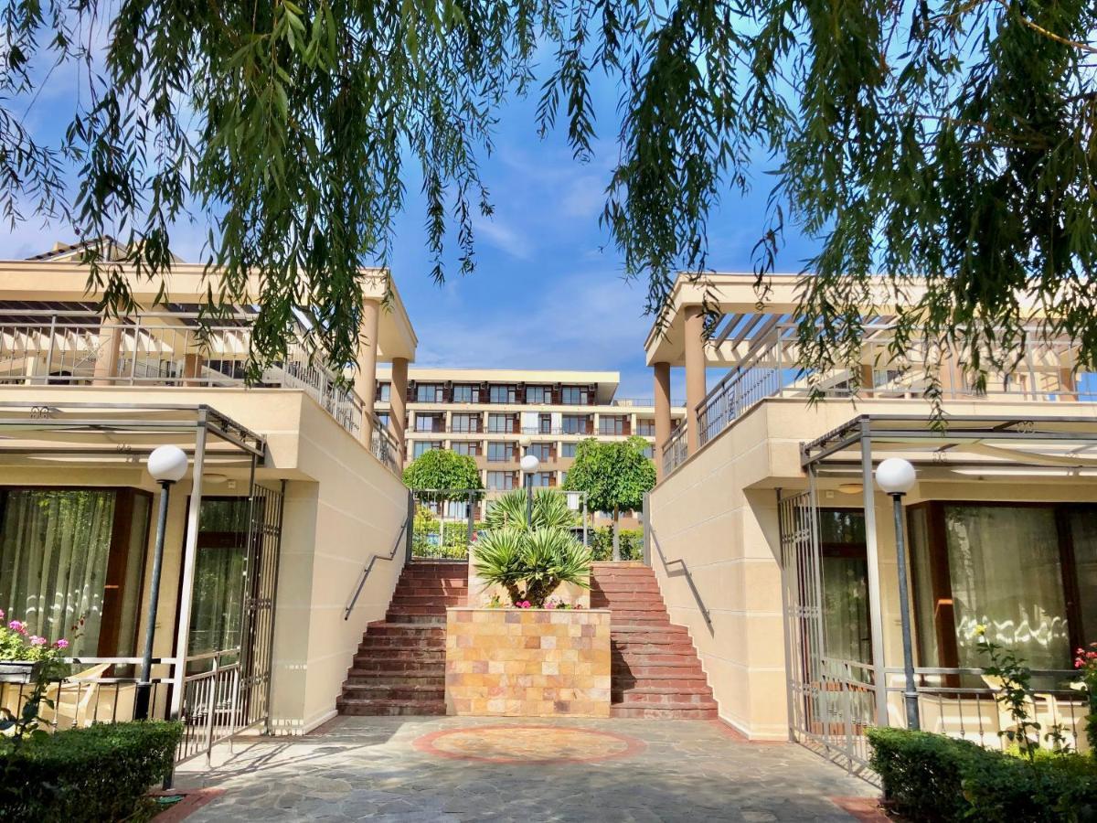 Sorrento - Menada Apartments Sveti Vlas Exterior foto