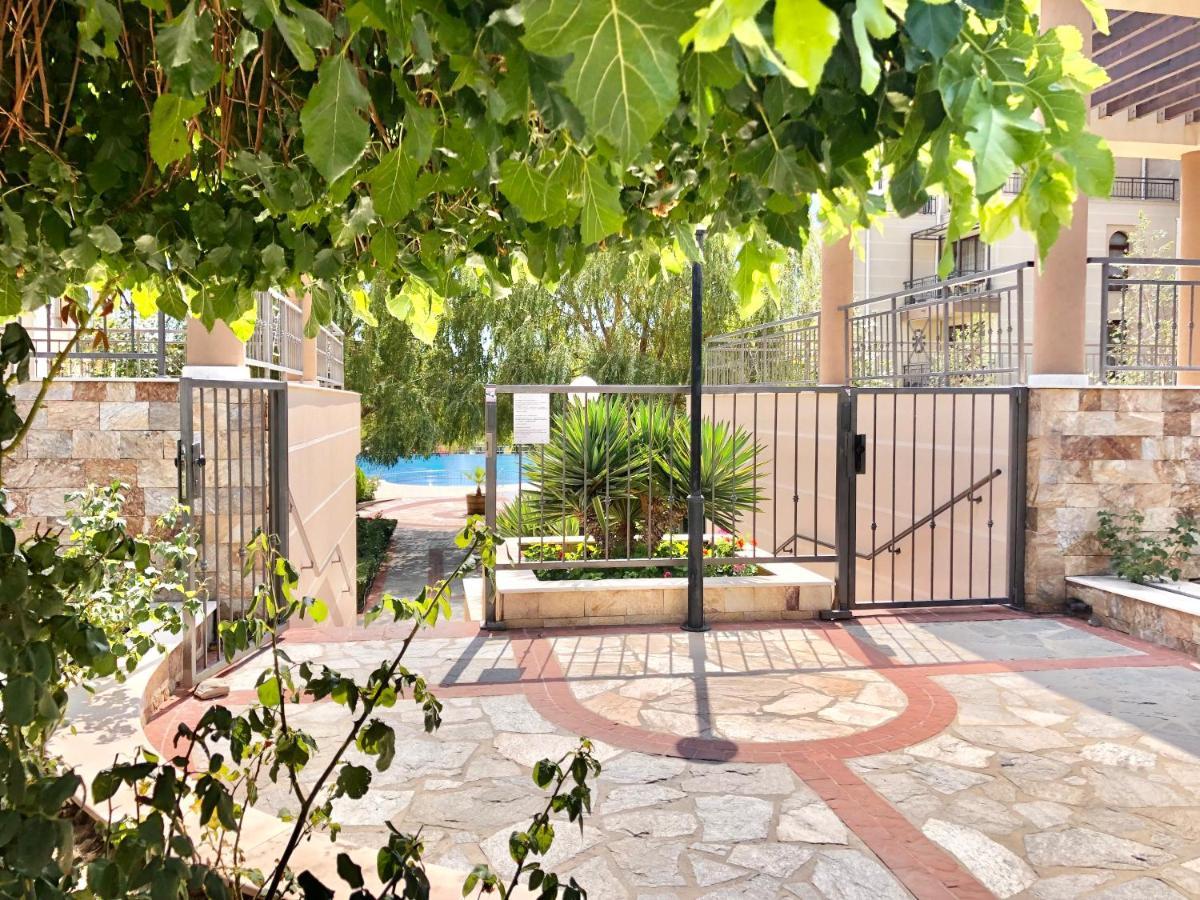 Sorrento - Menada Apartments Sveti Vlas Exterior foto