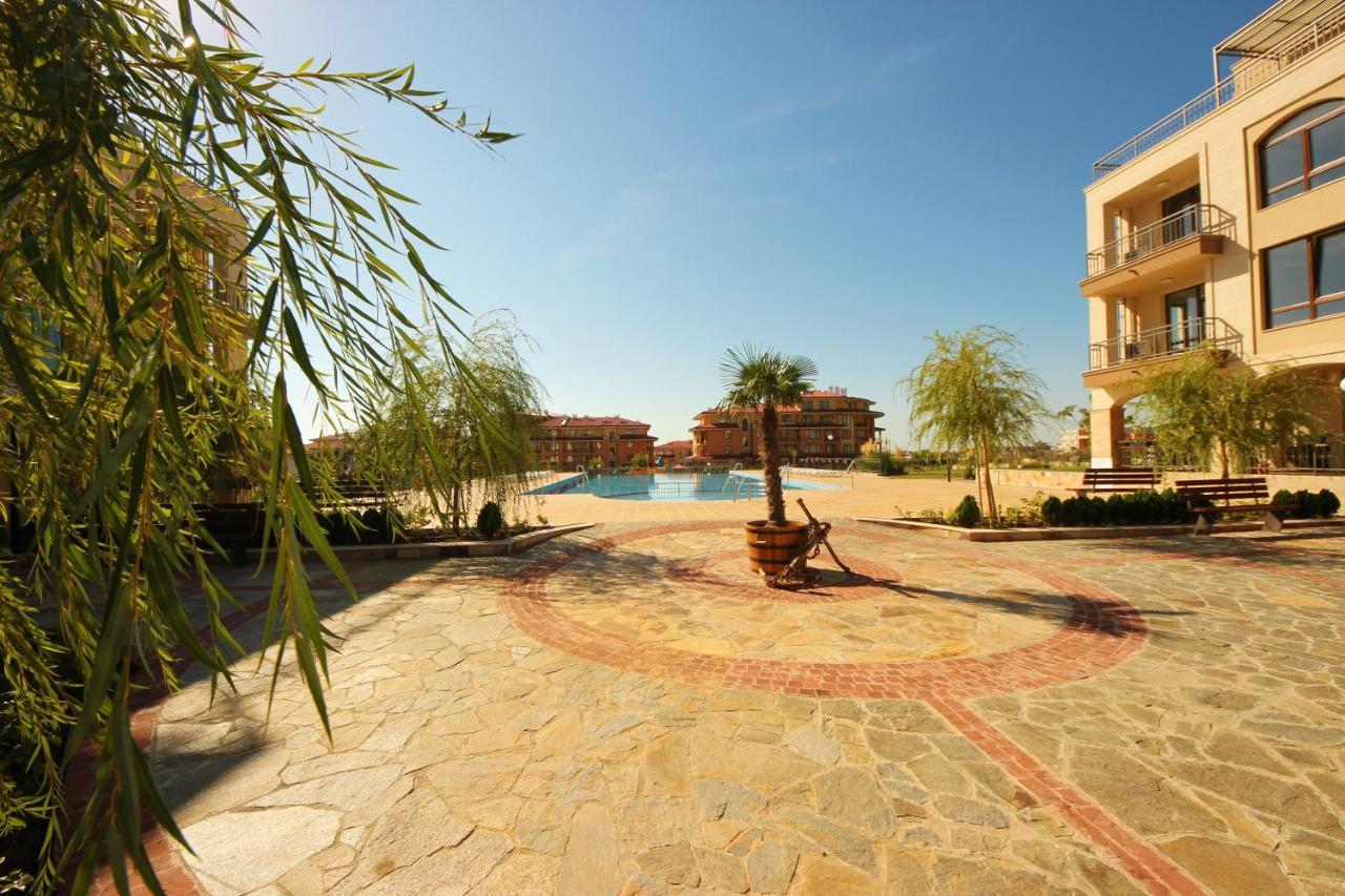 Sorrento - Menada Apartments Sveti Vlas Exterior foto