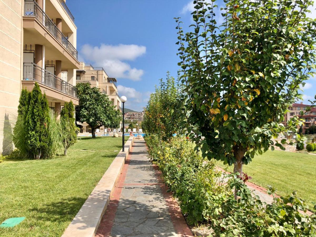 Sorrento - Menada Apartments Sveti Vlas Exterior foto